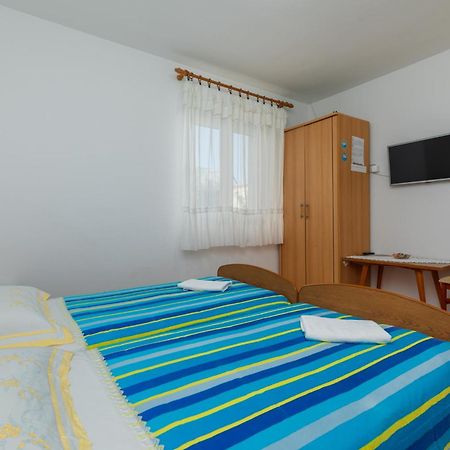Apartments With A Parking Space Omis - 2745 Zimmer foto