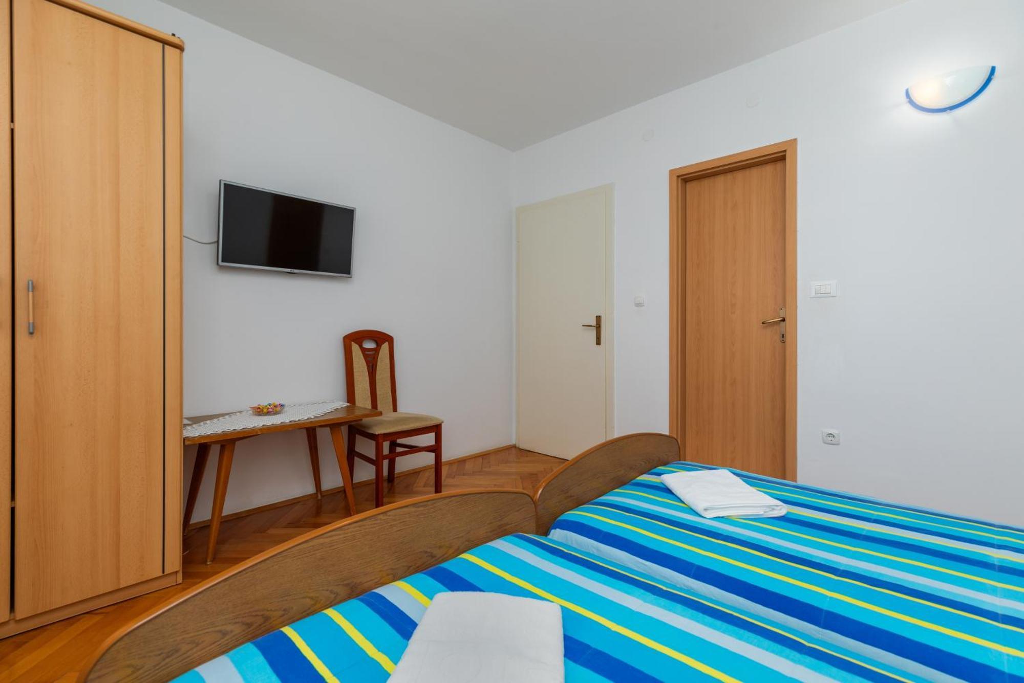 Apartments With A Parking Space Omis - 2745 Zimmer foto